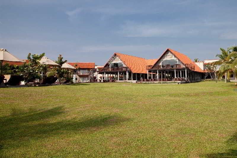 Uga Bay Hotel Passikudah Exterior photo